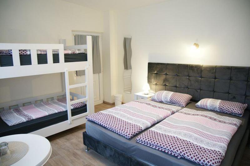 Das Sofa Restaurant-Hotel-Spaetkauf Greifswald Buitenkant foto